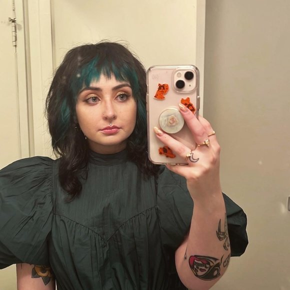 Meet your Posher, Rebeccah - Picture 1 of 1